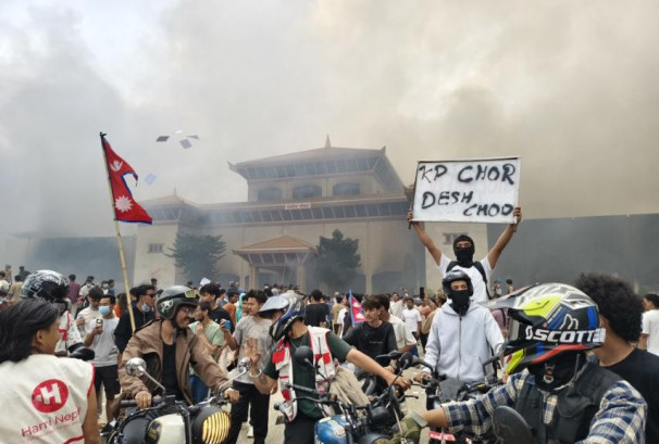 २६ घण्टामै ‘राज्य कब्जा’: जेनजी आन्दोलनले पल्टाइदियो पुरानो सत्ता संरचनाको एक-एक तख्ता