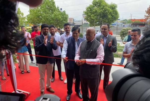 डोड्रफेङ ईभीका लागि त्रिवेणी मोटोकर्पको शोरुम सञ्चालनमा