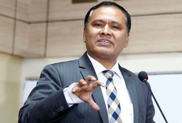 कुलमान घिसिङले दिए बत्ती जाने समस्या समाधान गर्न निर्देशन