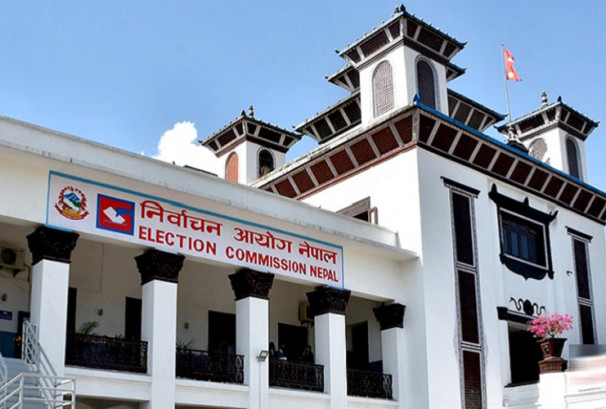 निर्वाचन आयोगको निर्णायक तयारी : फागुन २१ को प्रतिनिधि सभा निर्वाचनलाई लक्षित छलफलमा २९ दल सहभागी