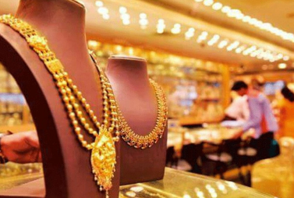 सुनको मूल्य रु. १४०० ले घट्यो, चाँदीको अवस्था के छ ?