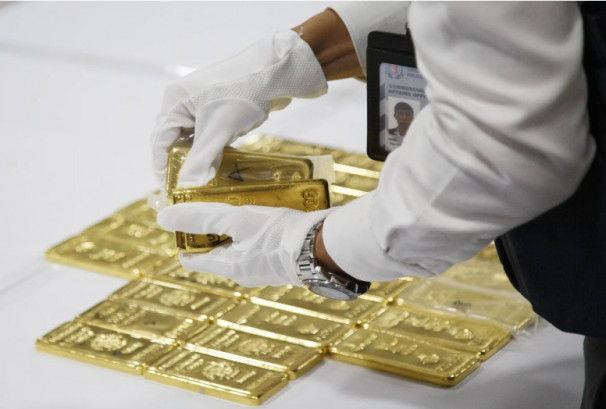 सुनको मूल्य फेरि ५२०० डलरमाथि, चाँदीमा अझ ठूलो उछाल