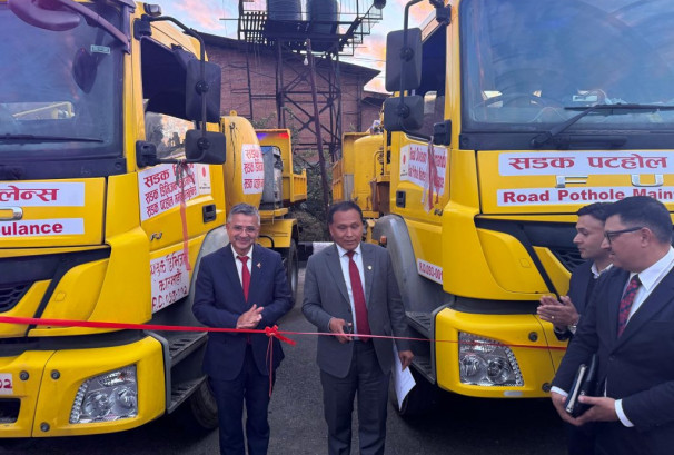 खाल्डो देखियो ? तुरुन्तै पुग्छ ‘रोड एम्बुलेन्स’: कुलमानको नयाँ कन्सेप्ट
