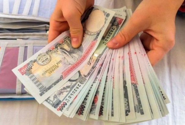 नेताको घरमा ठूलो रकम भेटिएपछि चर्कियो नोटबन्दीको बहस, हेरौं पक्ष/विपक्षका तर्क