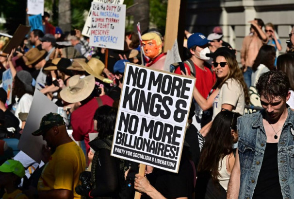 अमेरिकामा ट्रम्पविरुद्ध 'नो किङ्स' प्रदर्शन: लोकतन्त्रको रक्षाका लागि लाखौँको आक्रोश