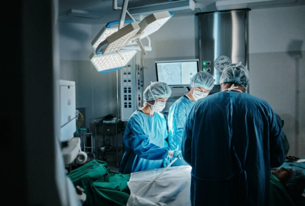 कुवेतमा विषाक्त मदिरा सेवन गरेका नेपालीको अंग झिकेर अरुलाई दान !