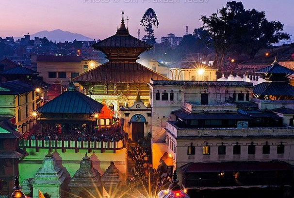 पशुपतिनाथ मन्दिरमा अराजक समूह प्रवेश गर्न खोजेपछि सेना परिचालन, 'लुटपाटको उद्देश्य'ले ढोका फोड्ने प्रयास