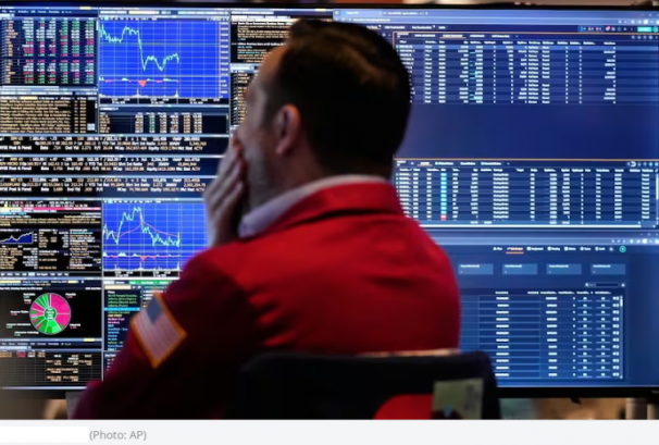 एक निर्णयले हल्लायो बजार: दुई ट्रिलियन डलरको क्षति कसरी भयो ?