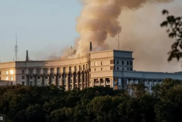 रुसद्वारा पहिलो पटक युक्रेनको सरकारी भवनमा आक्रमण, मन्त्रीपरिषद भवन नै टार्गेटमा