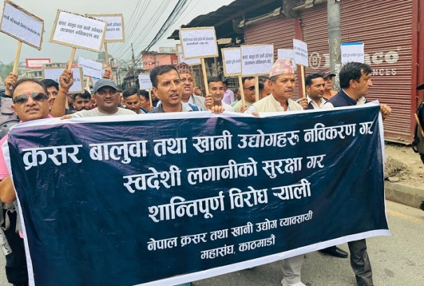 दुई सातादेखि क्रसर व्यवसायी आन्दोलित, माग सम्बोधन नभए राजमार्ग ठप्प पार्ने चेतावनी
