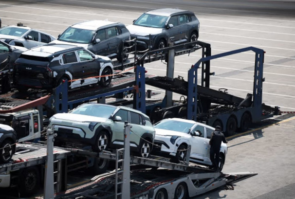 ट्रम्पले ट्यारिफ बढाएसँगै दक्षिण कोरियाली अटो कम्पनीहरुको सेयरमूल्यमा गिरावट