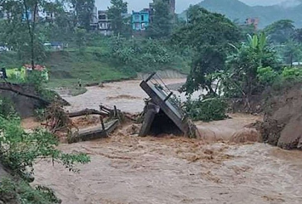 यी ठाउँमा भारी वर्षाको सम्भावना रहेकाले बाढी पहिरोबाट बच्न चेतावनी