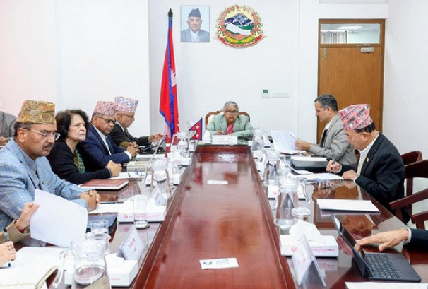 चीन सरकारको ४० लाख डलरको अनुदान स्वीकार गर्ने सरकारको निर्णय