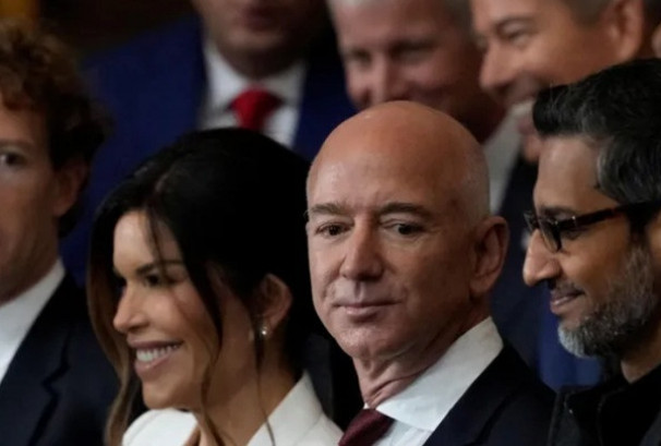 एआई क्षेत्रमा ठूलो लगानी गर्ने अमेजनको घोषणा, सेयरमूल्यमा पहिरो