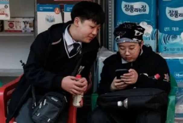 दक्षिण कोरियामा कक्षाकोठामा फोन र विद्युतीय उपकरण प्रयोग गर्न प्रतिबन्ध