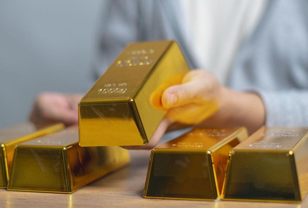 सुनको मूल्यमा २३ डलरको गिरावट