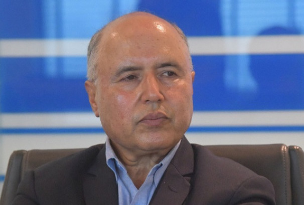 अर्थमन्त्रीलाई बधाई दिदै लगानीकर्ताले भने, ‘पूँजीबजारको दायरा विस्तार गरी अर्थतन्त्रको संवाहक बन्नेमा ढुक्क छौं’