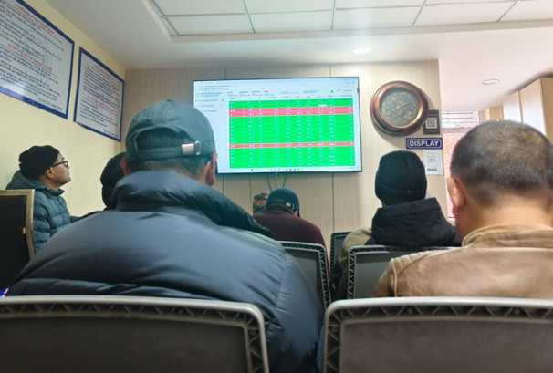 ग्राउण्ड जिरोः लगानीकर्तामा चुनावी बहससँगै हाइड्रोको चर्चा, भन्छन्–‘अर्काको कुरा सुनेर लगानी गर्दा ठूलो घाटा व्यहोर्यौं’