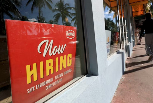 अमेरिकामा एकै महिनामा करिब ३२ हजारले गुमाए जागिर