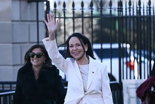 भेनेजुएलाकी विपक्षी नेताले ट्रम्पलाई दिइन् आफूले पाएको नोबेल शान्ति पुरस्कार