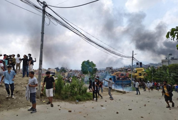 माओवादी कार्यालय रहेको पेरिसडाँडामा झडप, स्थिति तनावग्रस्त