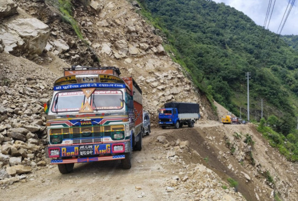 पहिरो पन्छाएपछि कान्तिलोकपथ पुनः सञ्चालनमा