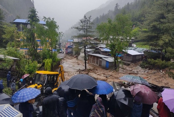अविरल वर्षाले बितण्डा मच्चाउदै, हालसम्म १४ जनाले गुमाए ज्यान