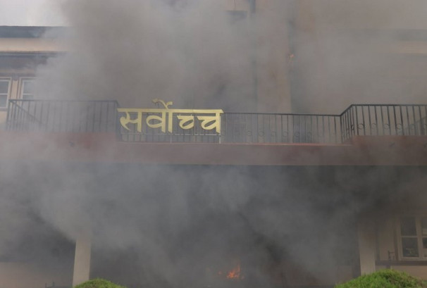 सर्वोच्चमा पनि लगाइदिए जेनजीले आगो