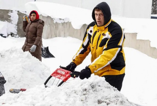 अमेरिकामा तीन फिटसम्म हिमपात, हजारौं उडान रद्द