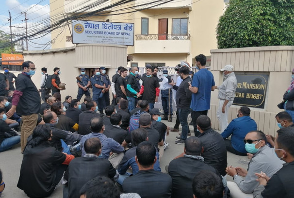 आज १० बजेदेखि जेनजी लगानीकर्ताले सेबोन घेर्दै