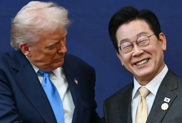 अमेरिकाले दक्षिण कोरियाबाट आयात हुने वस्तुमा लगायो २५% ट्यारिफ