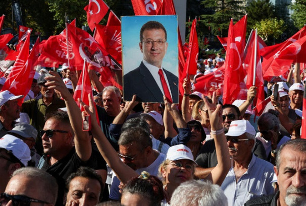 टर्कीमा पनि नेपालमा जस्तै जनविद्रोहको जोखिम, दशौं हजार मानिस सडकमा निस्किए