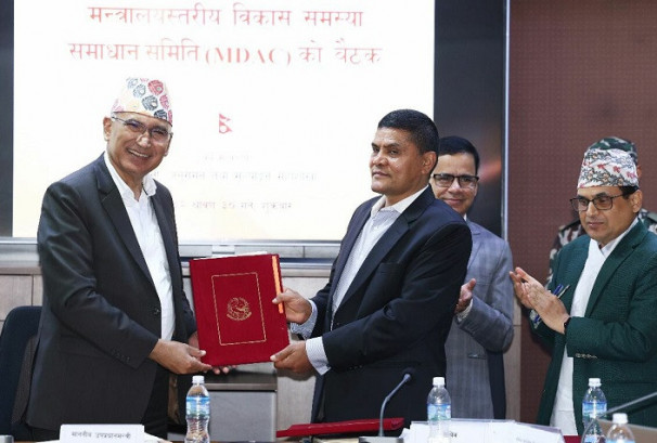 अर्थमन्त्री पौडेल र सचिवहरुबीच कार्यसम्पादन सम्झौता