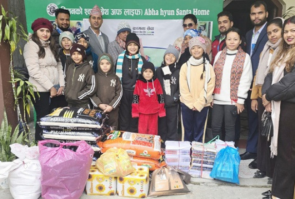 कामना सेवा विकास बैंकद्वारा बाल आश्रमलाई खाद्यान्न तथा शैक्षिक सामाग्री वितरण