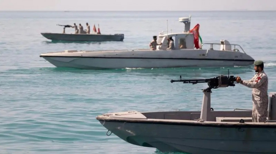 स्ट्रेट अफ हर्मुज इरानको नियन्त्रणमा छ र यो मार्ग प्रयोग गरेबापत शुल्क तिर्नुपर्छः इरान