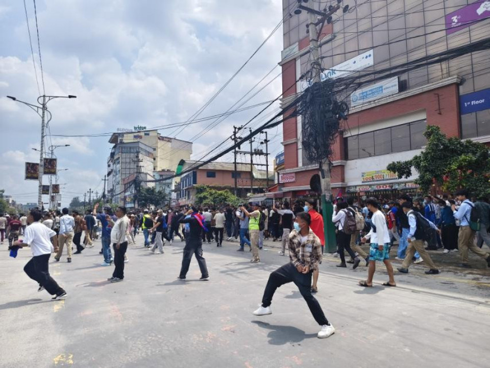 जेनजी प्रदर्शनमा हवाई फायर, कम्तीमा ५ घाइते, संसद भवनमा आगजनी र तोडफोड