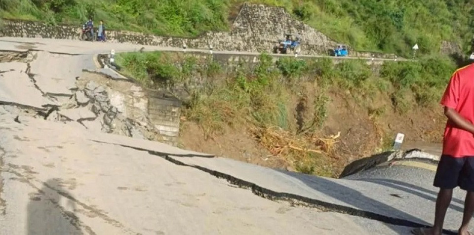 बीपी राजमार्ग एकतर्फी सञ्चालन गर्ने तयारी, कुलमान घिसिङ अवलोकनमा जादैं