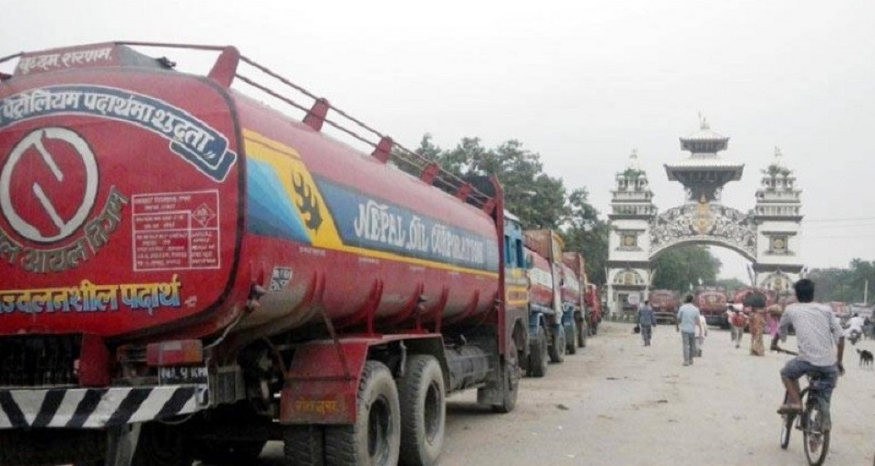 वीरगञ्ज भन्सारबाट अत्यावश्यक वस्तुको जाँचपास सुरु