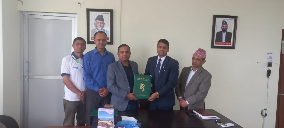 कामना सेवा विकास बैंकको लागतमा पोखरा महानगरमा सटल बस सेवा