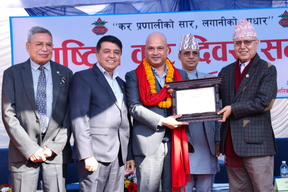 बैंकमा ११ खर्ब बढी रकम थ्रुपिएको छ, लगानीको वातावरण तयार गरौः अध्यक्ष ढकाल