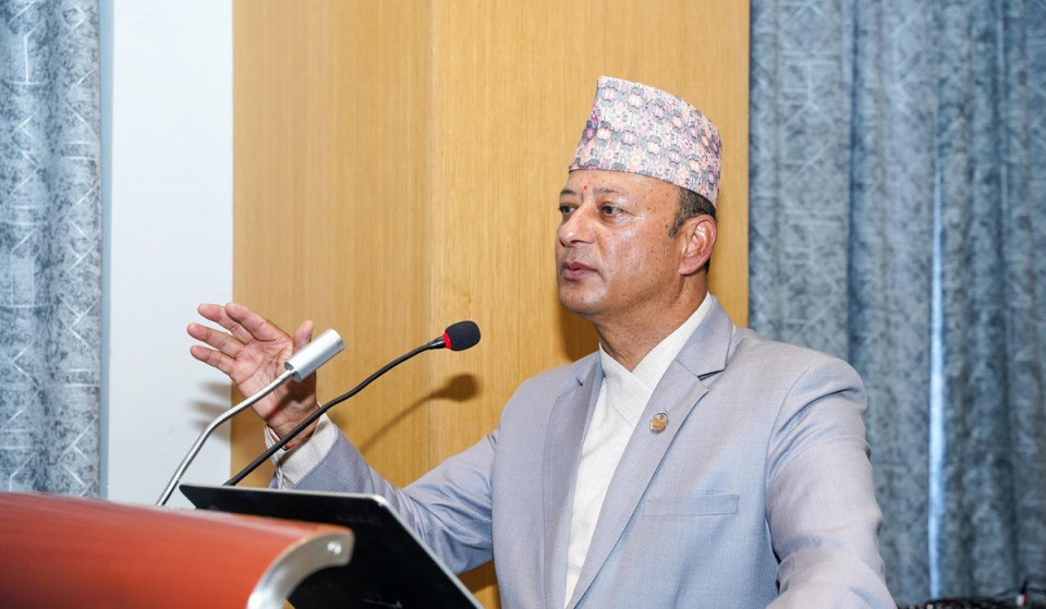 अनुसन्धानबीच खड्काको स्वास्थ्य बिग्रियो, रातारात अस्पताल भर्ना