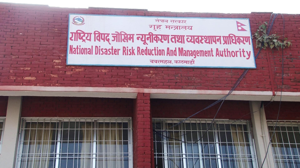 उपत्यकाका नदी करिडोरका सडकमा सवारी सञ्चालनमा रोक