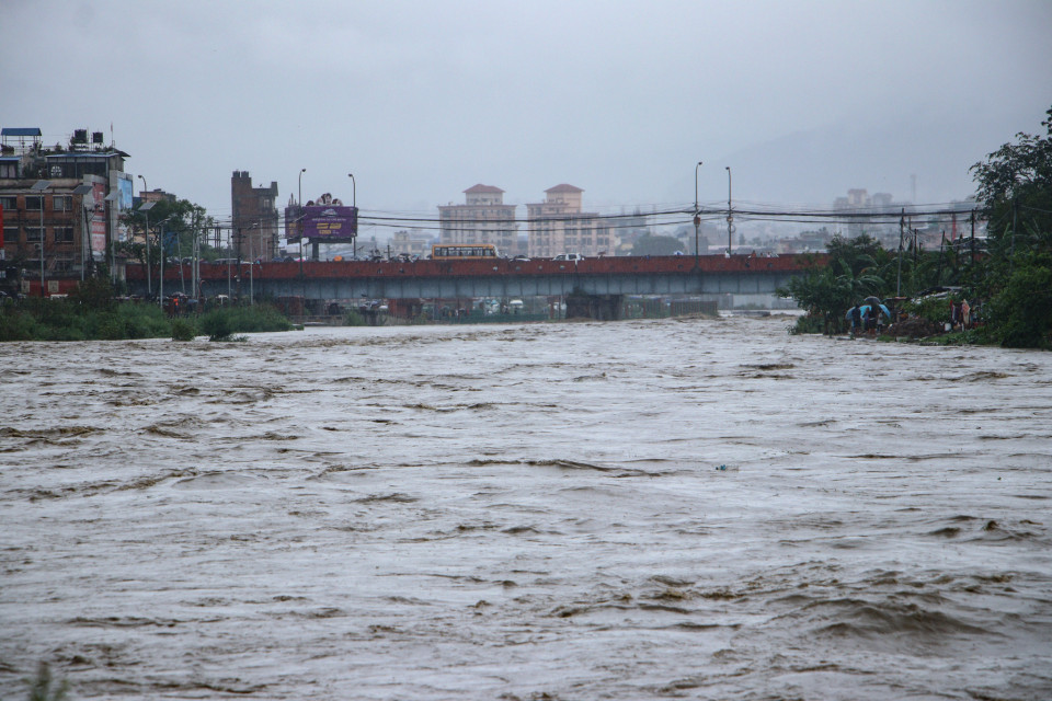 काठमाण्डौमा बागमतिले आज राति सतर्कताको तह पार गर्ने भन्दै पुनः अलर्ट जारी