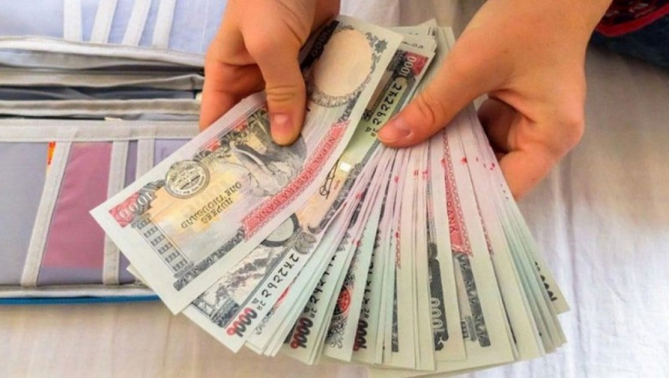 नेताको घरमा ठूलो रकम भेटिएपछि चर्कियो नोटबन्दीको बहस, हेरौं पक्ष/विपक्षका तर्क