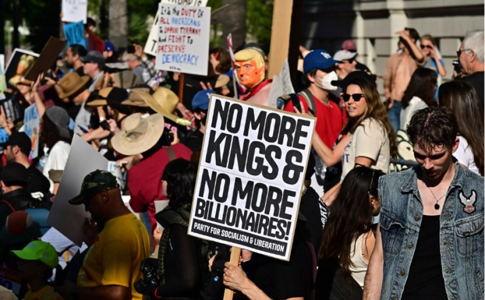 अमेरिकामा ट्रम्पविरुद्ध 'नो किङ्स' प्रदर्शन: लोकतन्त्रको रक्षाका लागि लाखौँको आक्रोश