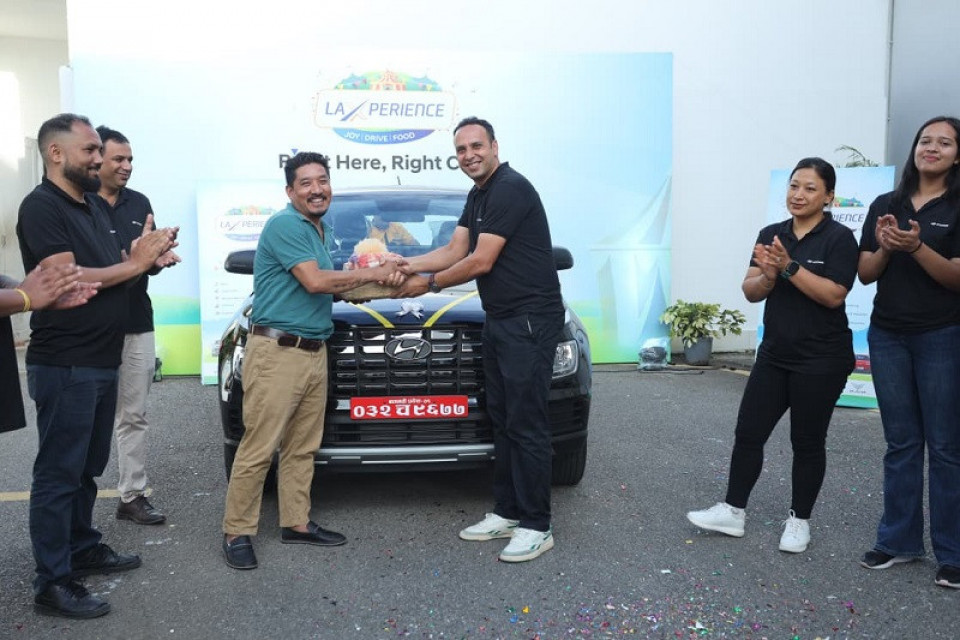 हुन्डाई नेपालद्वारा ‘फेस्टिभ डिलाइट २०८१’ को विजेतालाई बम्पर पुरस्कार हस्तान्तरण