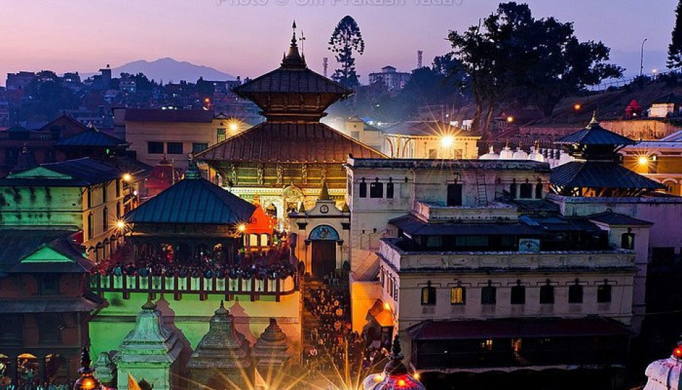 पशुपतिनाथ मन्दिरमा अराजक समूह प्रवेश गर्न खोजेपछि सेना परिचालन, 'लुटपाटको उद्देश्य'ले ढोका फोड्ने प्रयास