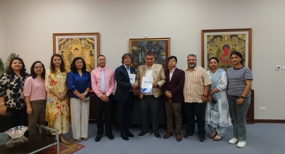 नेपाल इन्भेष्टमेण्ट मेगा बैंकले नेपाल मेडकिल एसोसिएसनका सदस्यहरुलाई विभिन्न सेवाहरुमा छुट दिने