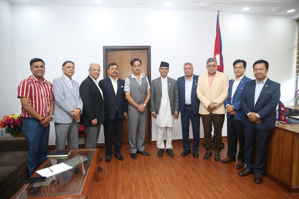 उद्यमी व्यवसायीको मनोबल उकास्नेगरी सुरक्षाको प्रत्याभूति दिलाउन गृहमन्त्री अर्याललाई चेम्बरको आग्रह