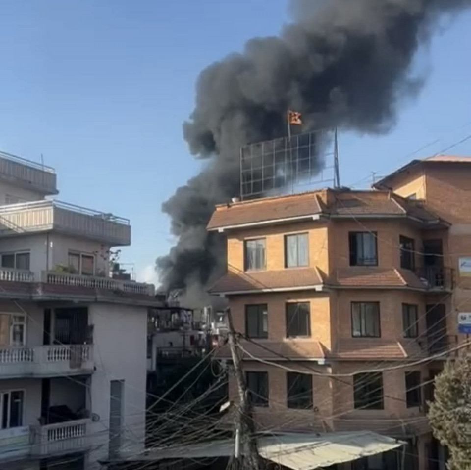 गैरीगाउँमा आगलागी, धुवाँका कारण त्रिभुवन विमानस्थलको उडान प्रभावित